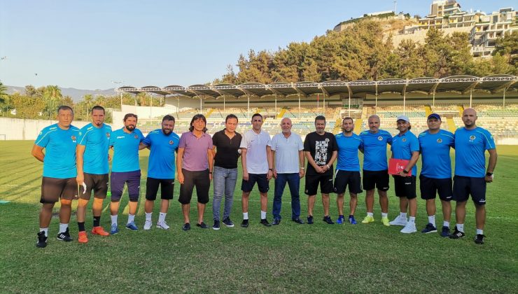 Alanyaspor’da altyapı antrenörlerine eğitim