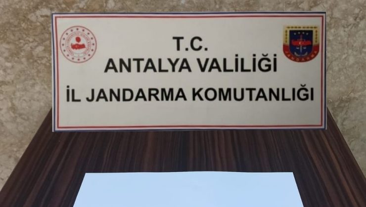 Uyuşturucu madde taşıyan şahıs yakayı ele verdi