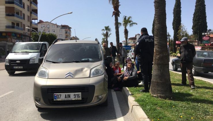 Talihsiz öğrenciye okula giderken otomobil çarptı