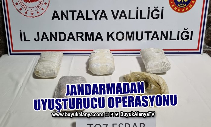 Uyuşturucu operasyonunda 2 gözaltı