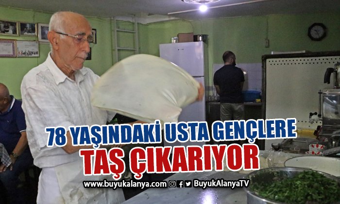 12 yaşında başladığı mesleğinde 66 yıldır börek açıyor