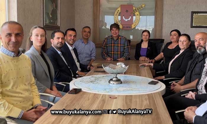 Türel ve Müftüoğlu Alanya Gazeteciler Cemiyeti’ni ziyaret etti