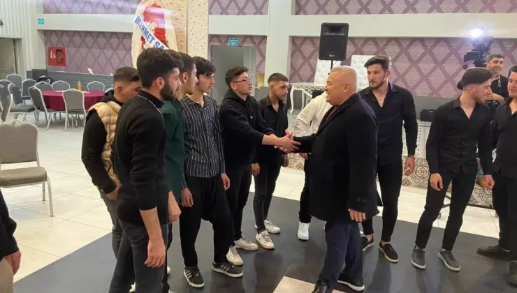 Mehmet Şahin’den askere giden gençlere DESTEK