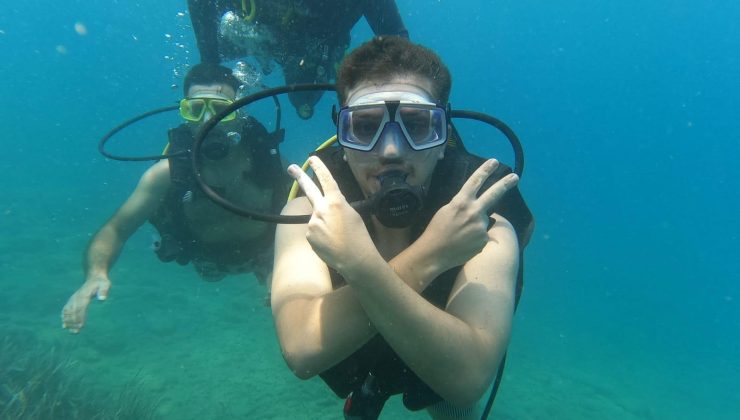 Alanya Tapu’da işlemler durunca personel suya DALDI