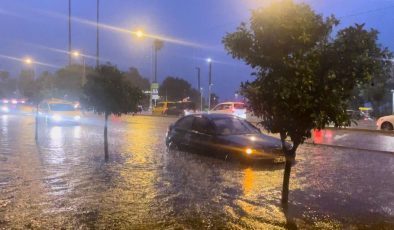 Antalya temmuz ayında sağanak yağışa hazırlıksız YAKALANDI