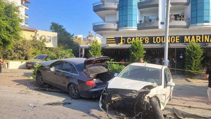 Gazipaşa’da aracın motorunu yerinden fırlatan kaza: 3 YARALI