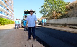 Alanya Belediyesi’nden Mahmutlar’da sıcak ASFALT