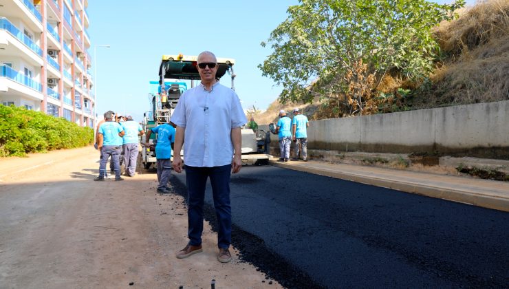 Alanya Belediyesi’nden Mahmutlar’da sıcak ASFALT