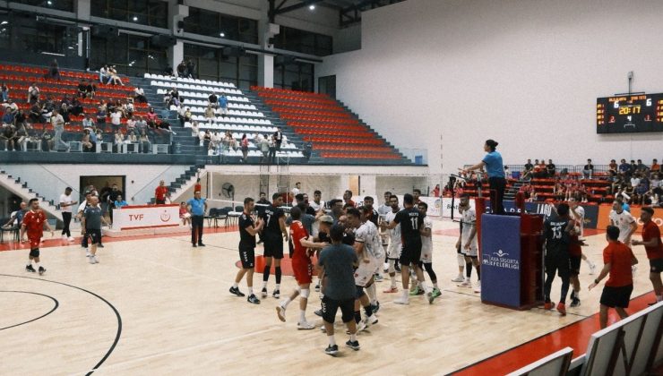 Alanya’da voleybol maçında KAVGA çıktı