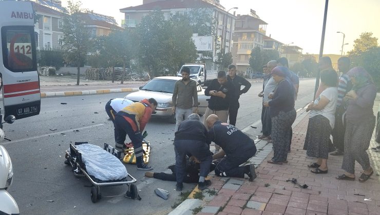 Minibüsle çarpışan motosikletin SÜRÜCÜSÜ hayatını kaybetti