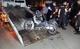 Polisin ‘dur’ ihtarına uymayan motosikletli kaza GEÇİRDİ