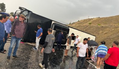 Antalya’da YOLCU OTOBÜSÜ devrildi: 10 yaralı