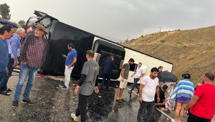 Antalya’da YOLCU OTOBÜSÜ devrildi: 10 yaralı