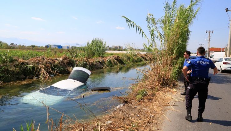 Virajı geniş alınca aracıyla birlikte su kanalına UÇTU