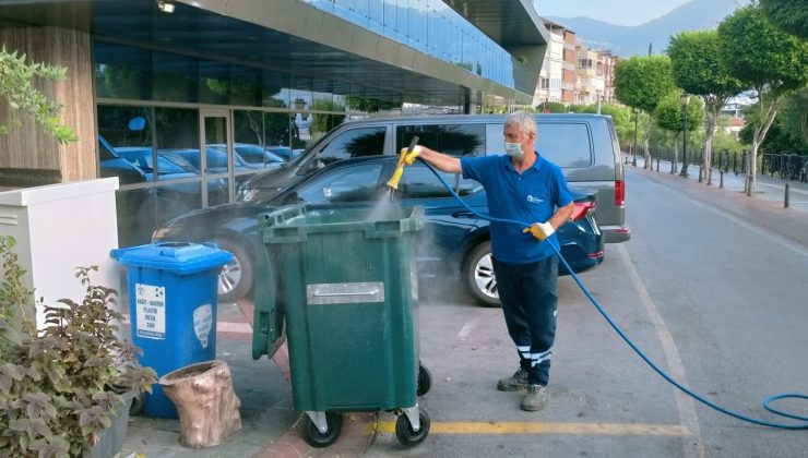 Büyükşehir’in SİNEK TİMLERİ Alanya sokaklarında