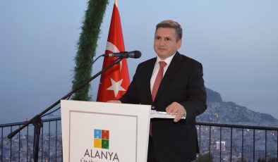 Alanya Üniversitesi RAPOR’da İlk 20’de