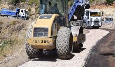 Alanya’da kırsaldaki KATI ATIK TESİSİ yolu asfaltlandı