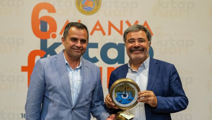 Alanya’da KİTAP FUARI’NA halktan yoğun ilgi