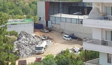 Alanya’da vatandaşa EV SATTIRAN rezil görüntü