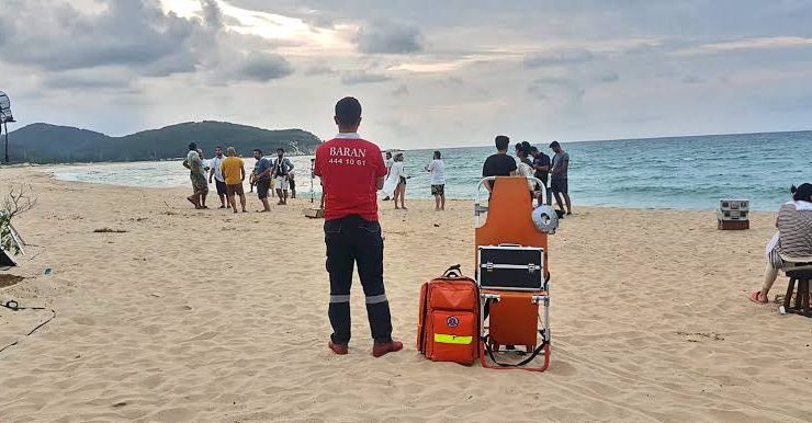 Alanya’da SAHİLDE güneşlenirken öldü