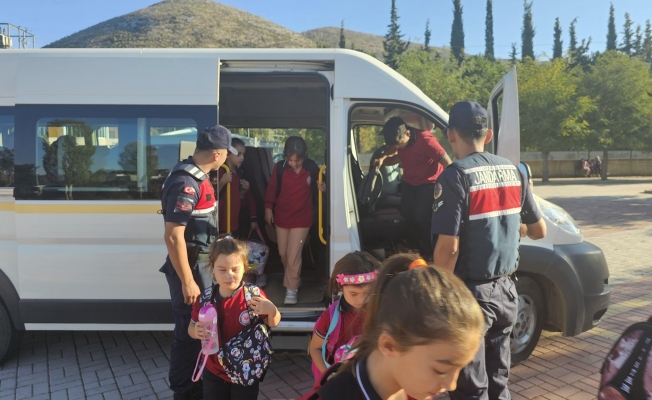 Alanya’da JANDARMA OKUL çevrelerinde kuş uçurtmuyor