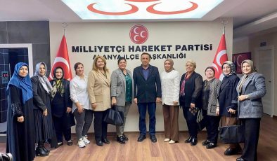 Alanya’da Ak Parti Kadın Kolları’ndan MHP’ye ZİYARET