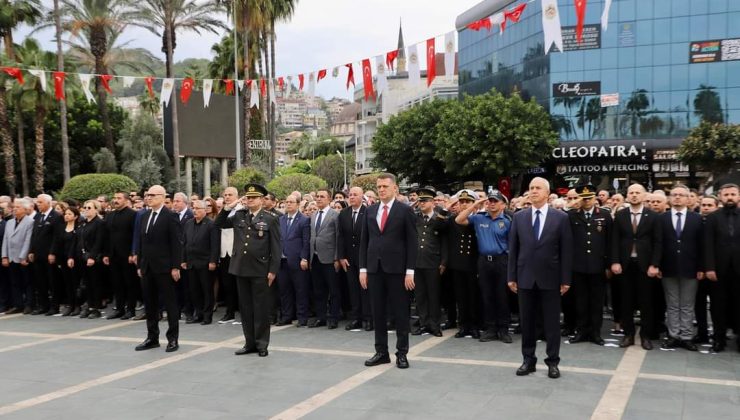 Atatürk Alanya’da törenle anıldı FOTO GALERİ