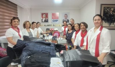 Alanya’da CHP’li KADINLARDAN anlamlı kampanya