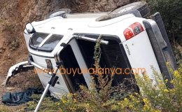 Alanya’da KAMYONET takla atarak durabildi