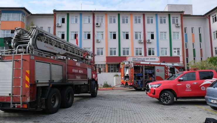 Alanya’da lisede çıkan YANGIN korkuttu