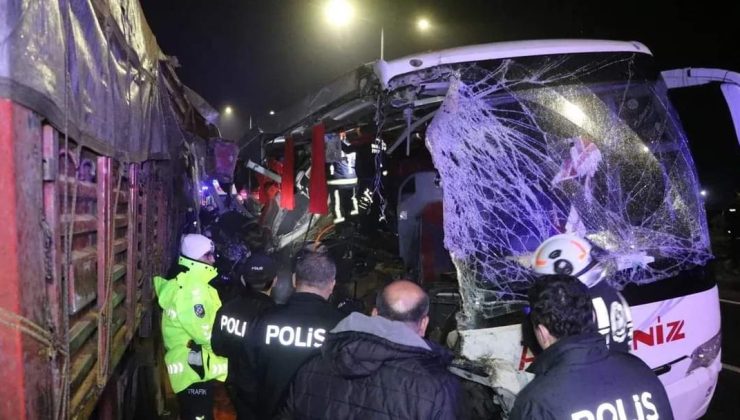 Alanya’ya yolcu taşıyan OTOBÜS KAZA yaptı!