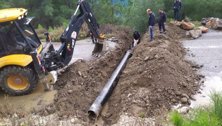 Alanya’da yol bakımları sürüyor BÖCEK’TEN KIRSALA HİZMET