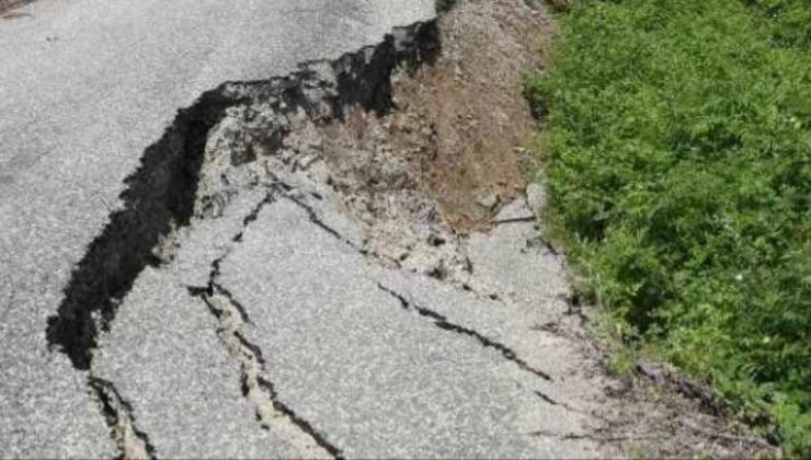 Alanya’da SAĞANAK YAĞIŞ yolu çökertti