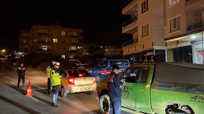 Alanya’da Jandarma 2.573 ARAÇ kontrol etti