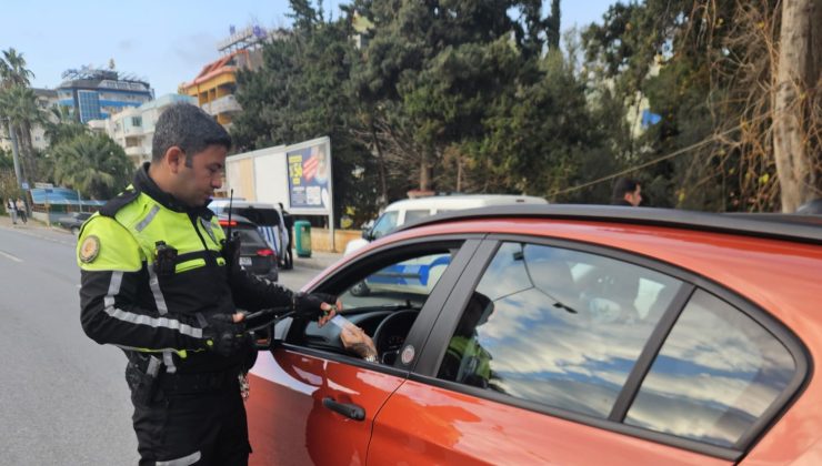 Alanya’da polisten sürücülere 1.9 MİLYON TL ceza!