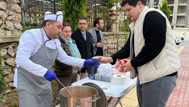 Büyükşehir’den ALKÜ’lü öğrencilere ÇORBA ikramı